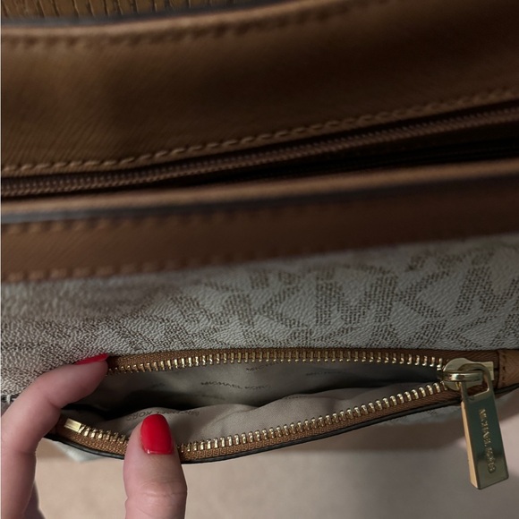 Michael Kor Crossbody Bag- NEW - Picture 7 of 8